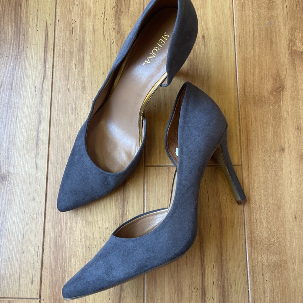 8.5 suede pumps from Merona